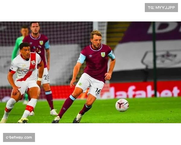 达曼协作对阵费哈 中场控制权争夺成比赛焦点