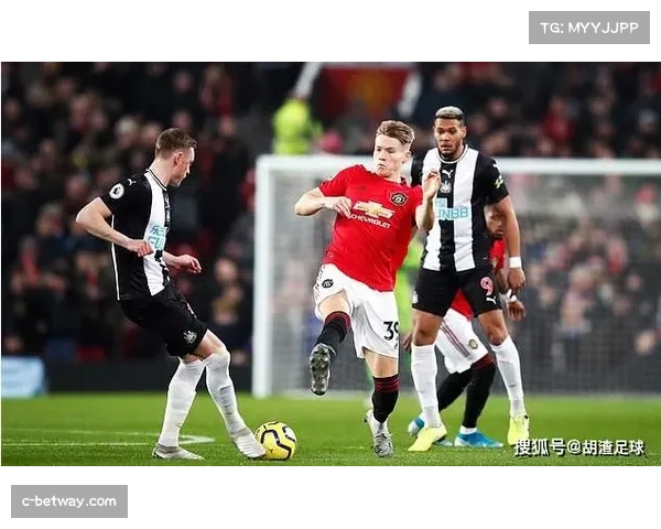 曼联中场覆盖能力评估 双后腰体系面对反击时暴露空间 曼联中场覆盖能力评估 双后腰体系面对反击时暴露空间